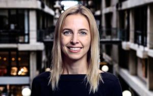 Sanne Uitentuis op het proefschrift getiteld: Light and Color: Imaging, Outcome Measures and Treatment in Vitiligo.